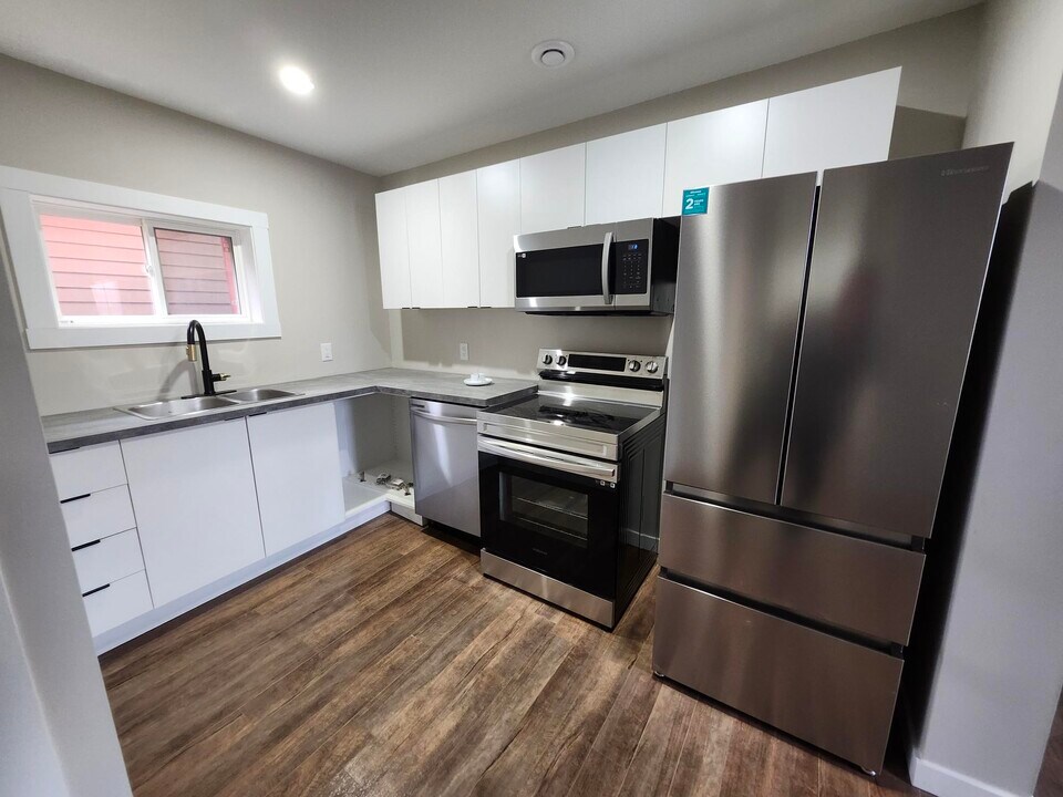 24 Paddock St in Saint John, NB - Building Photo