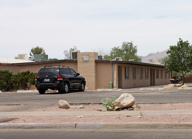 Casas Adobe Apartments in Tucson, AZ - Building Photo - Building Photo