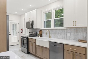 908 Fulton St in Cherry Hill Township, NJ - Building Photo