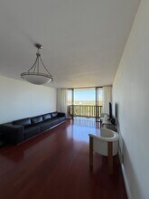 780 NE 69th St, Unit 2506 in El Portal, FL - Foto de edificio - Building Photo