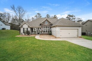 254 Forrest Dr in Palmetto, GA - Building Photo