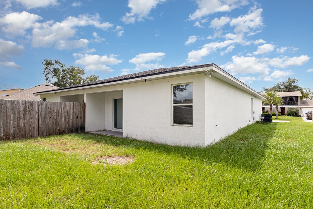 774 Lucaya Dr in Kissimmee, FL - Foto de edificio