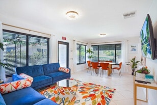 1445 Tyler St in Hollywood, FL - Building Photo