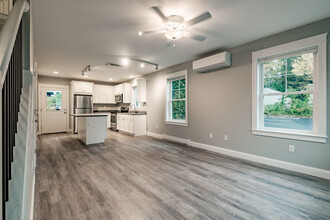 15 Walker St in Bridgton, ME - Building Photo - Building Photo