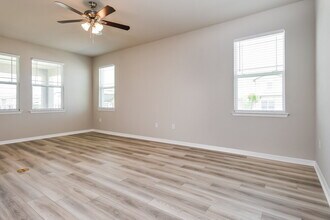 2335 Raven Rdg Dr in Minneola, FL - Foto de edificio - Building Photo