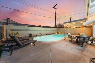 105 Marigold Ln in Las Vegas, NV - Foto de edificio - Building Photo