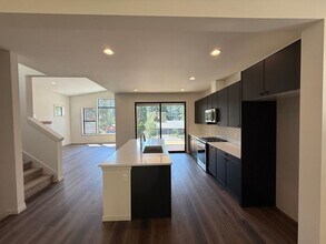 406 W 6th St in Cle Elum, WA - Building Photo - Building Photo
