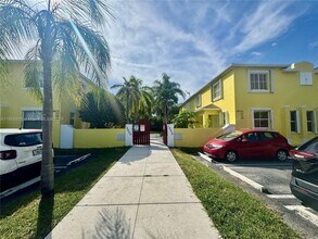 19550 SW 103rd Ct in Cutler Bay, FL - Building Photo - Building Photo