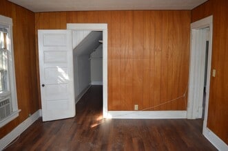 729 Clark Ct, Unit 2 in Madison, WI - Foto de edificio - Building Photo
