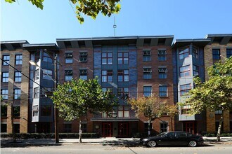 812 Grand St in Hoboken, NJ - Building Photo - Building Photo