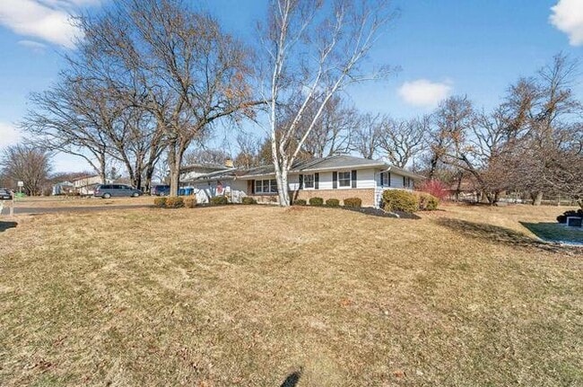 5736 Pembroke Dr in Fitchburg, WI - Building Photo - Building Photo