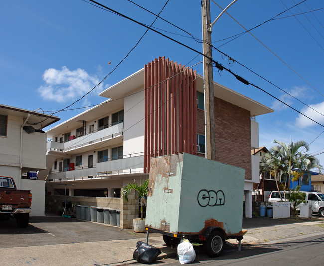 835 Olokele Ave in Honolulu, HI - Building Photo - Building Photo