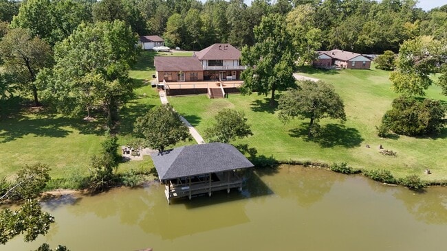 property at 231 Schmidt Ln