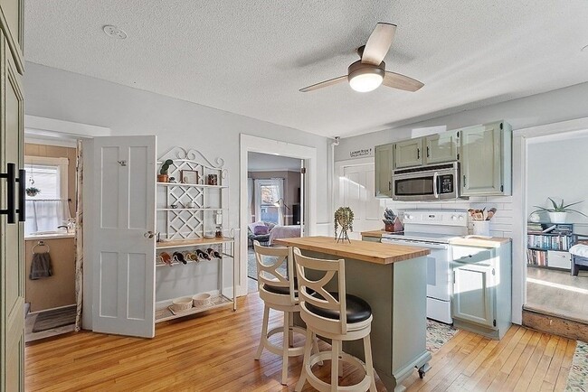 property at 21 Elliott St