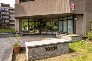 10334 Paul-Comtois Rue in Montréal, QC - Building Photo - Building Photo