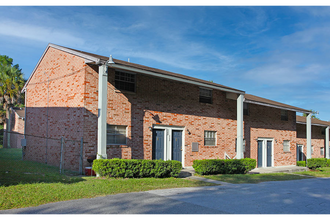 Lake Park Colonial in Jacksonville, FL - Foto de edificio - Building Photo