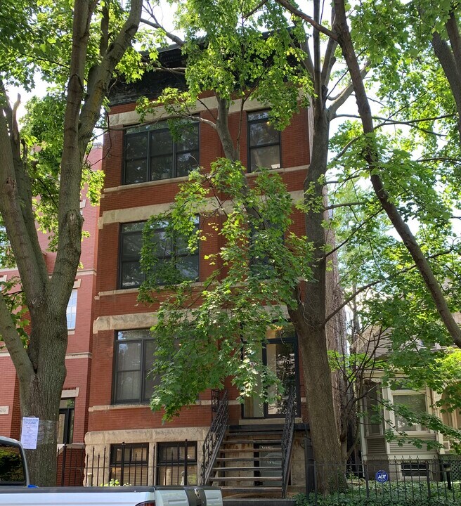 2620 Dayton N St, Unit G in Chicago, IL - Building Photo