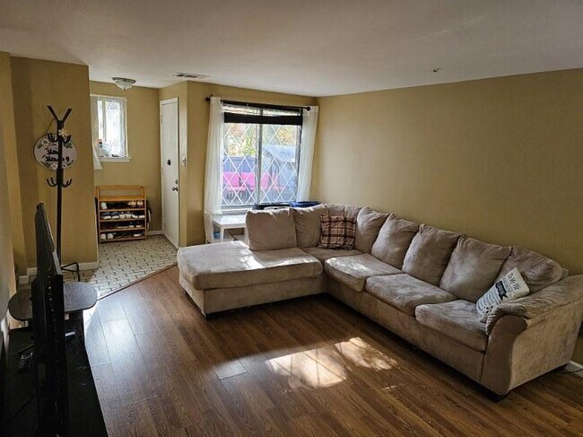 200 Skyline Dr in Coram, NY - Building Photo - Building Photo