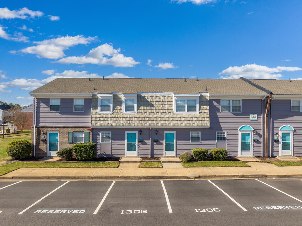 Gateway Townhomes in Hampton, VA - Foto de edificio