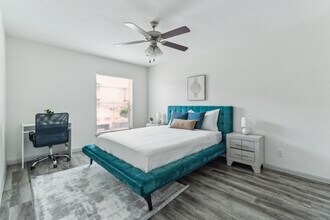 9803 W Sam Houston Pkwy S in Houston, TX - Building Photo - Building Photo