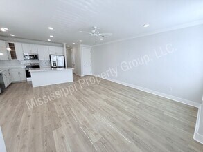 698 Miramar Ln in Oxford, MS - Building Photo - Building Photo