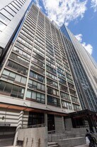 230 E Ontario St, Unit 2203 in Chicago, IL - Building Photo