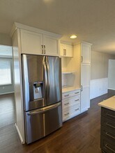 935 Fairfield Cir in Central Point, OR - Building Photo - Building Photo