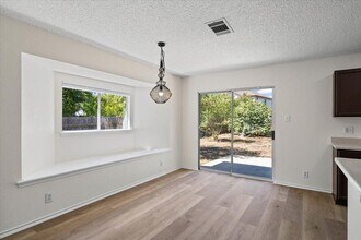 1208 Dexford Dr in Austin, TX - Building Photo - Building Photo