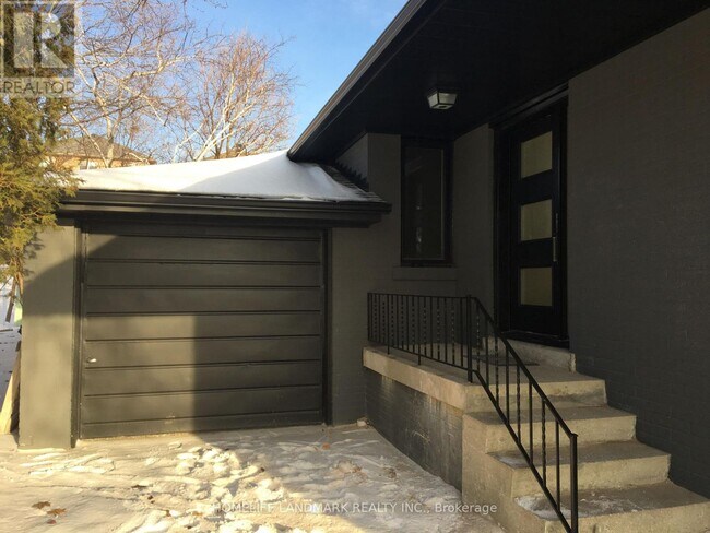 83 Wishing Well Dr in Toronto, ON - Building Photo - Building Photo