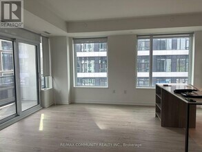 2495 Eglinton Ave W in Mississauga, ON - Building Photo - Building Photo