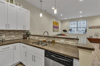 251 Main St in Buffalo, NY - Building Photo - Building Photo