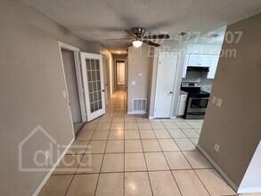 906 S Holly Ave in Sanford, FL - Building Photo - Building Photo