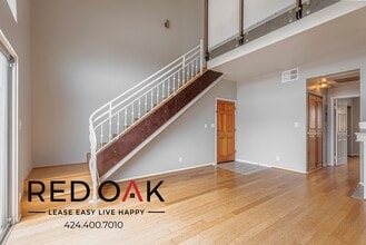 2463 Sawtelle Blvd, Unit 203 in Los Angeles, CA - Foto de edificio - Building Photo