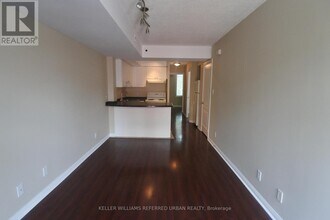 31-3131 Sudbury St in Toronto, ON - Building Photo - Building Photo