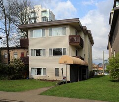 1075 W 10th Ave in Vancouver, BC - Building Photo