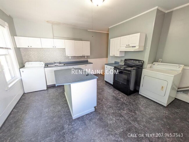 6 5th St in Bangor, ME - Building Photo - Building Photo