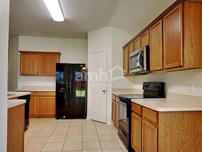 1813 Wind Dancer Trail in Fort Worth, TX - Foto de edificio - Building Photo