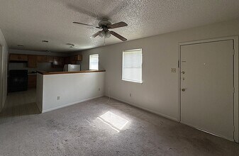 205 W Washington Ave, Unit B in Copperas Cove, TX - Foto de edificio - Building Photo