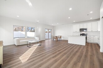 1030 S Underwood Pl in Kennewick, WA - Building Photo - Building Photo