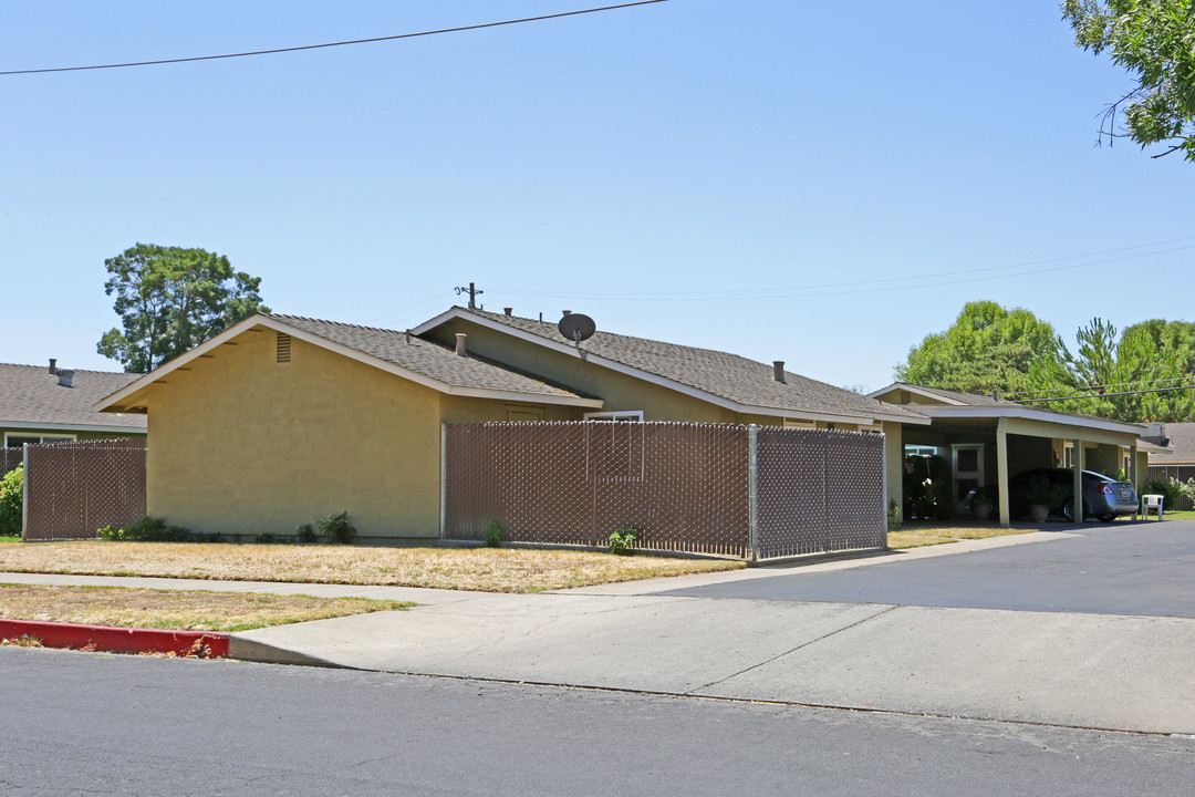 Merced Golden Apartments in Merced, CA - Building Photo