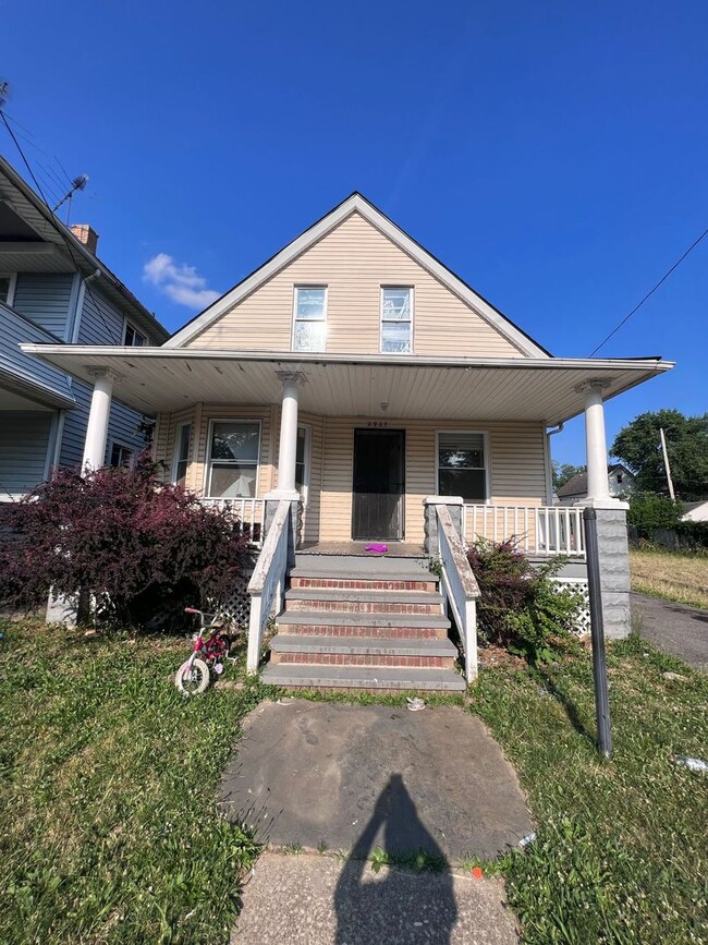 property at 2907 E 118th St