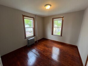 52 Victoria St, Unit 1 in Revere, MA - Building Photo - Building Photo