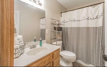 6403 SW Hillside Ave in Bentonville, AR - Building Photo - Building Photo
