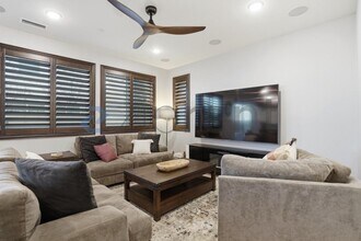 1607 Jedediah Pl in Upland, CA - Foto de edificio - Building Photo