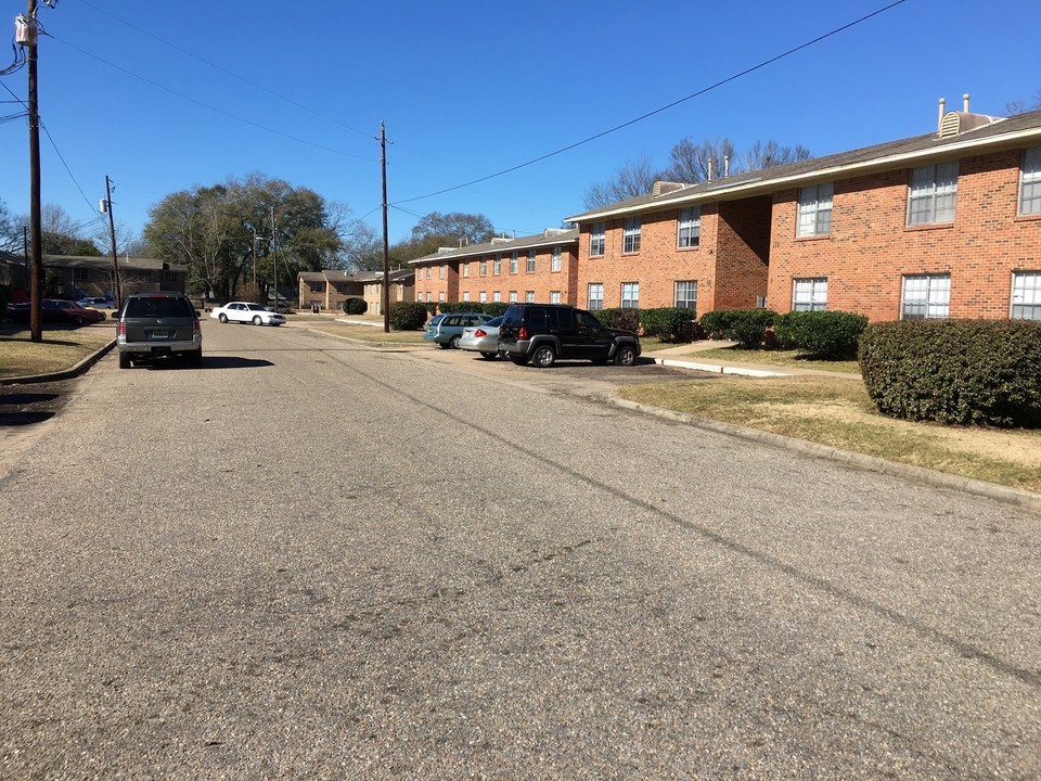 Oak Leaf Apartments in Prattville, AL - Foto de edificio