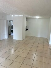 4009 N University Dr, Unit 106 in Sunrise, FL - Building Photo - Building Photo