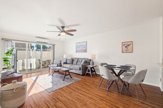 3030 Suncrest Dr in San Diego, CA - Building Photo - Building Photo