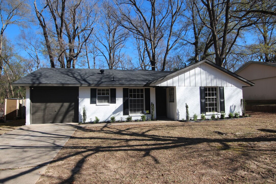 2414 Pinkerton Dr in Tyler, TX - Building Photo