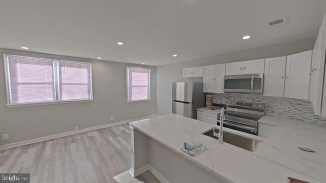 206 E Walnut Park Dr