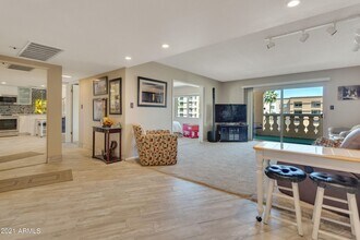 7920 E Camelback Rd in Scottsdale, AZ - Building Photo - Building Photo